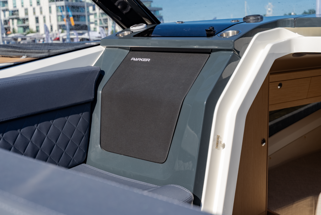 Upholstery for Boats - PACYFIC - Boat Upholstery 62 Pacyfic Pilot Seats DSC01318