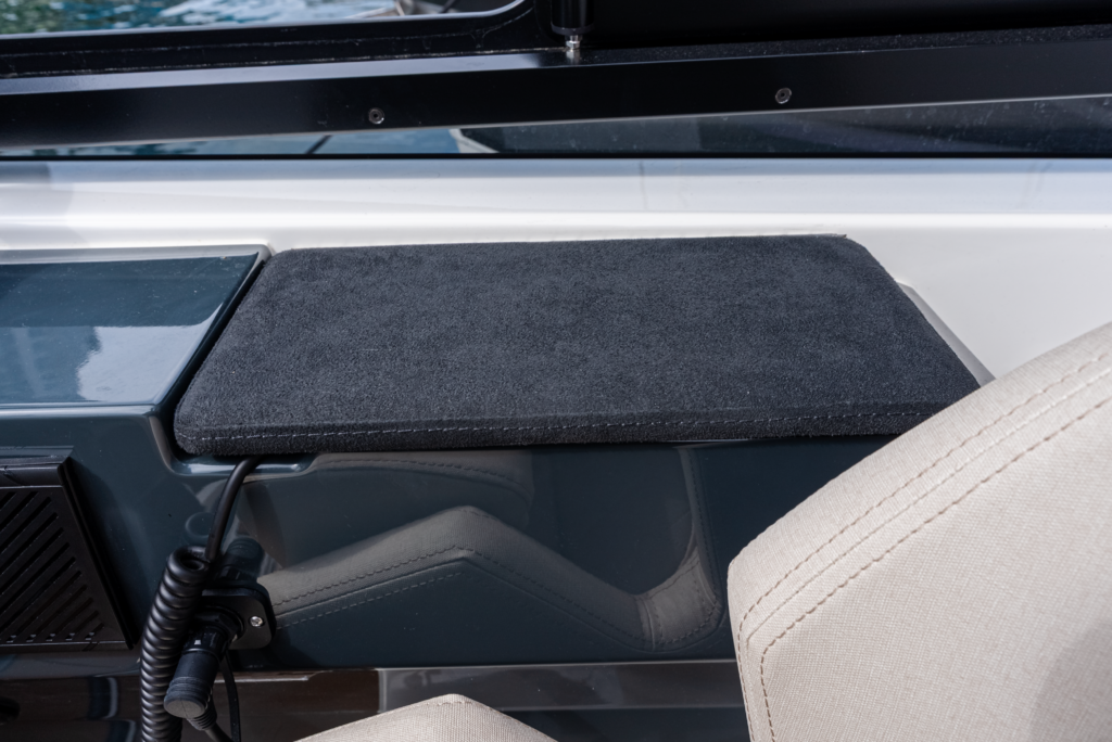 Upholstery for Boats - PACYFIC - Boat Upholstery 63 Pacyfic Pilot Seats DSC05200
