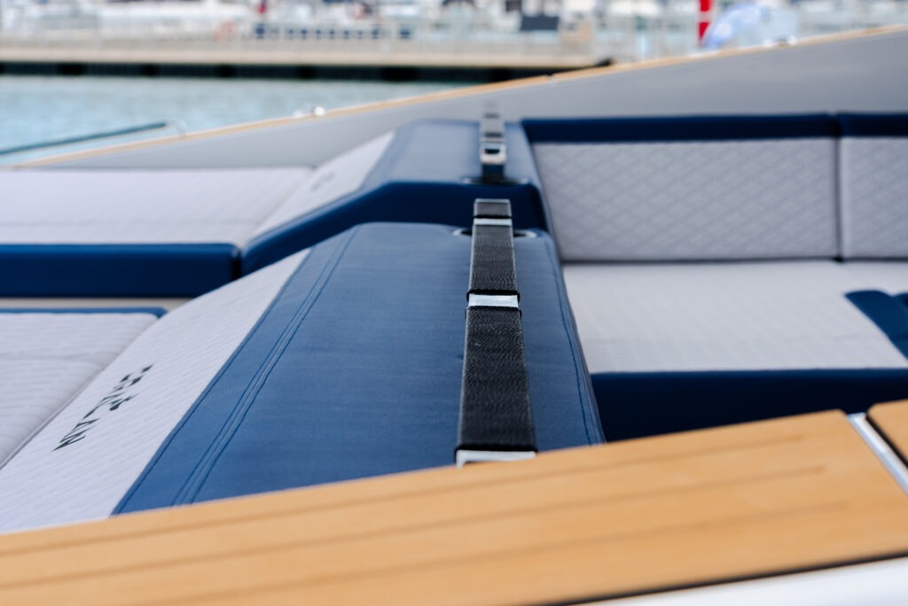 Upholstery for Boats - PACYFIC - Boat Upholstery 48 Pacyfic Pilot Seats DSC06934