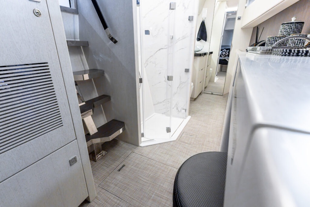 Upholstery for Boats - PACYFIC - Boat Upholstery 50 Pacyfic Pilot Seats Dracan 42 Interior 08