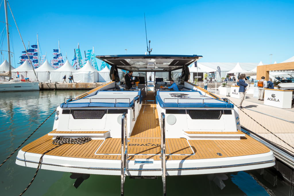 Upholstery for Boats - PACYFIC - Boat Upholstery 2 Pacyfic Pilot Seats Dracan 42 Premium Yacht Upholstery 1