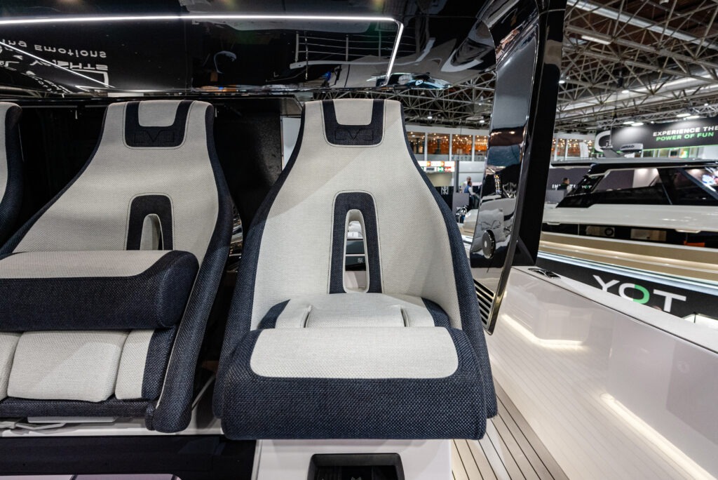 Upholstery for Boats - PACYFIC - Boat Upholstery 38 Pacyfic Pilot Seats Level 43 ST Helm Seats 2