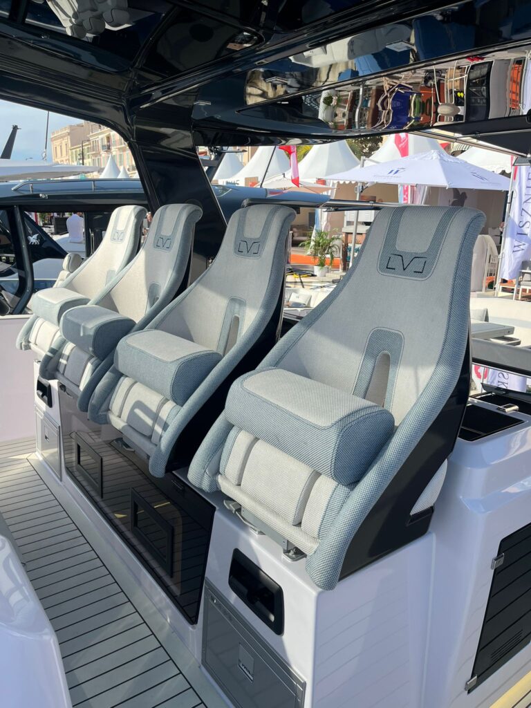 Upholstery for Boats - PACYFIC - Boat Upholstery 44 Pacyfic Pilot Seats Level 43 ST Helm Seats 8