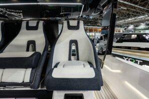 Pacyfic Pilot Seats Pilot Seat Level Yachts 1