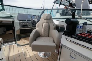 Pacyfic Pilot Seats Pilot Seat Nordkapp Boats 1